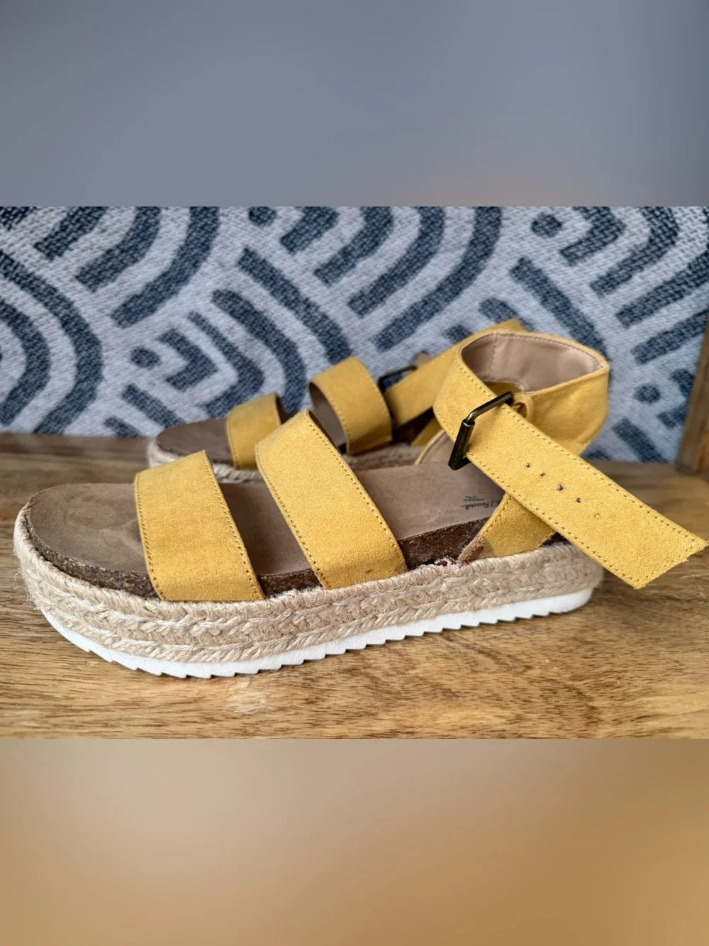 Platform Sandals / 7
